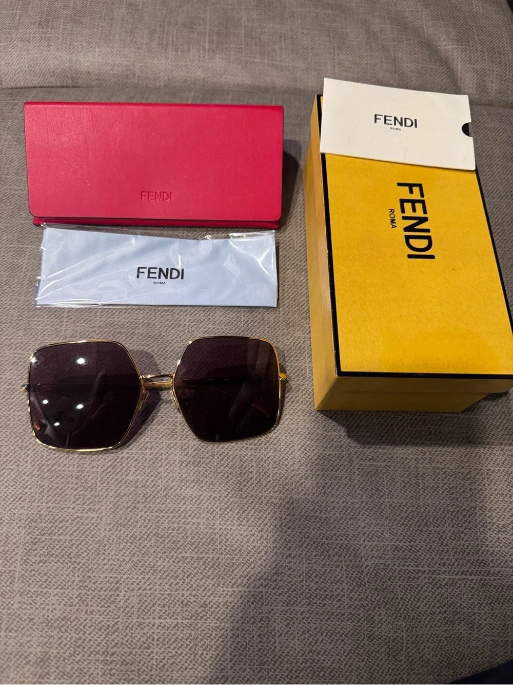 FENDI FF0439/S Oversized Square Gold Sunglasses + Case Box Authentic